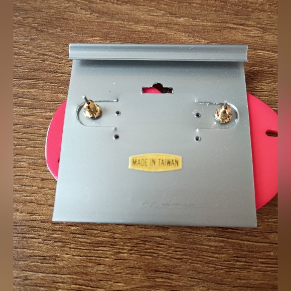 Bright Red Sand Dollar Round Drop Earrings Coastal Beach Summer Nautical - Picture 5 of 6